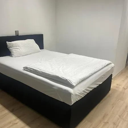 Ξενοδοχείο με διαμερίσματα 24 S 3*